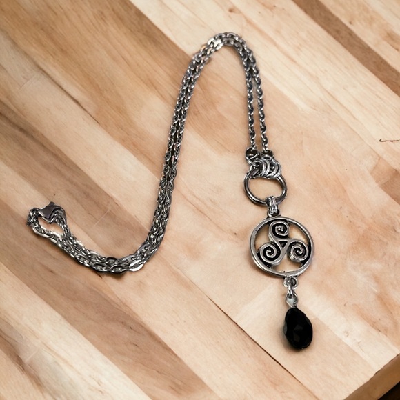 🔴Necklace stainless steel cable link chain celtic charm & dangly black crystal - Picture 3 of 10